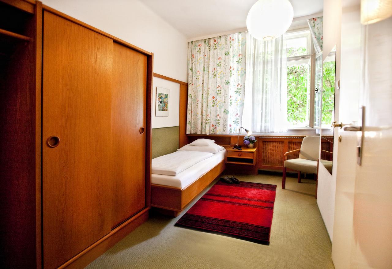 Pension Margit Баден Экстерьер фото