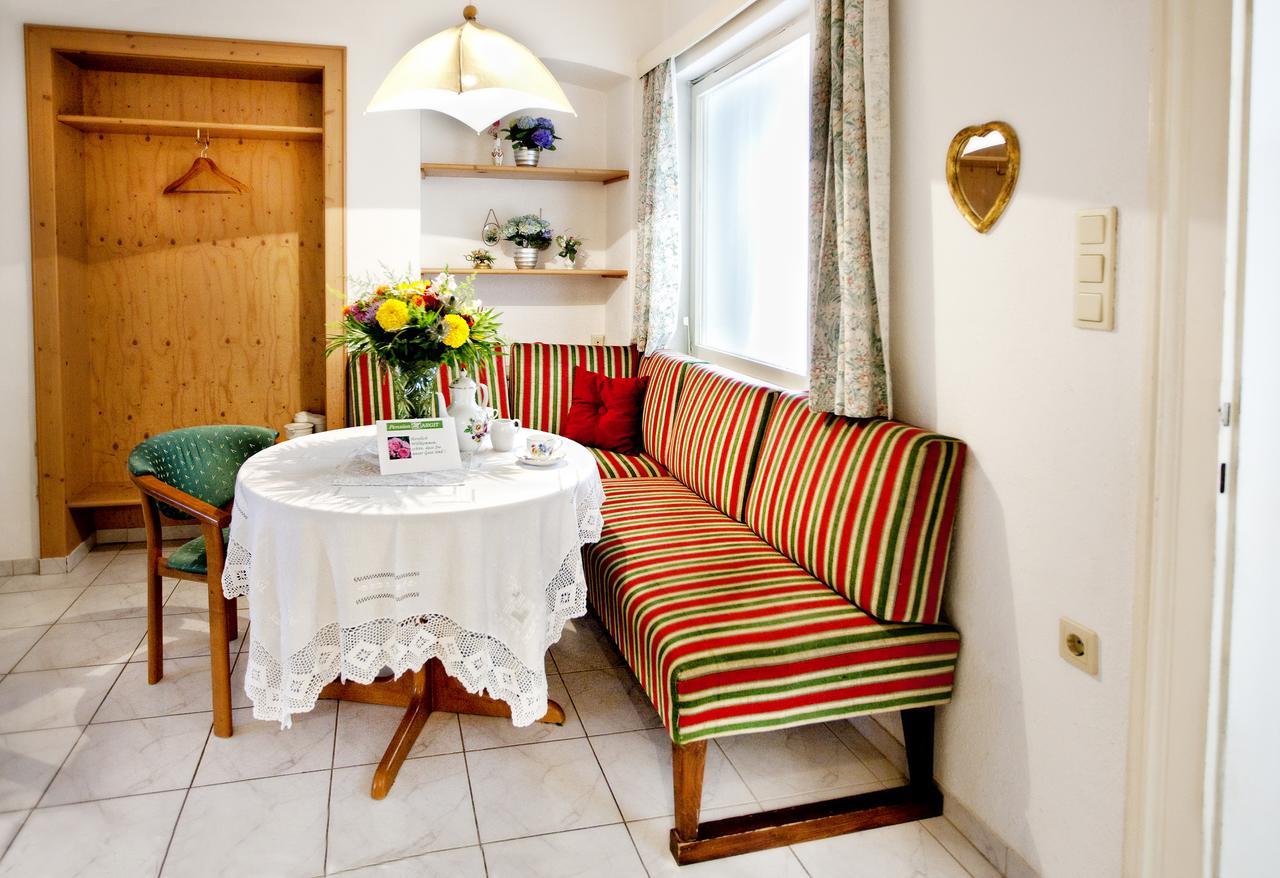 Pension Margit Баден Экстерьер фото