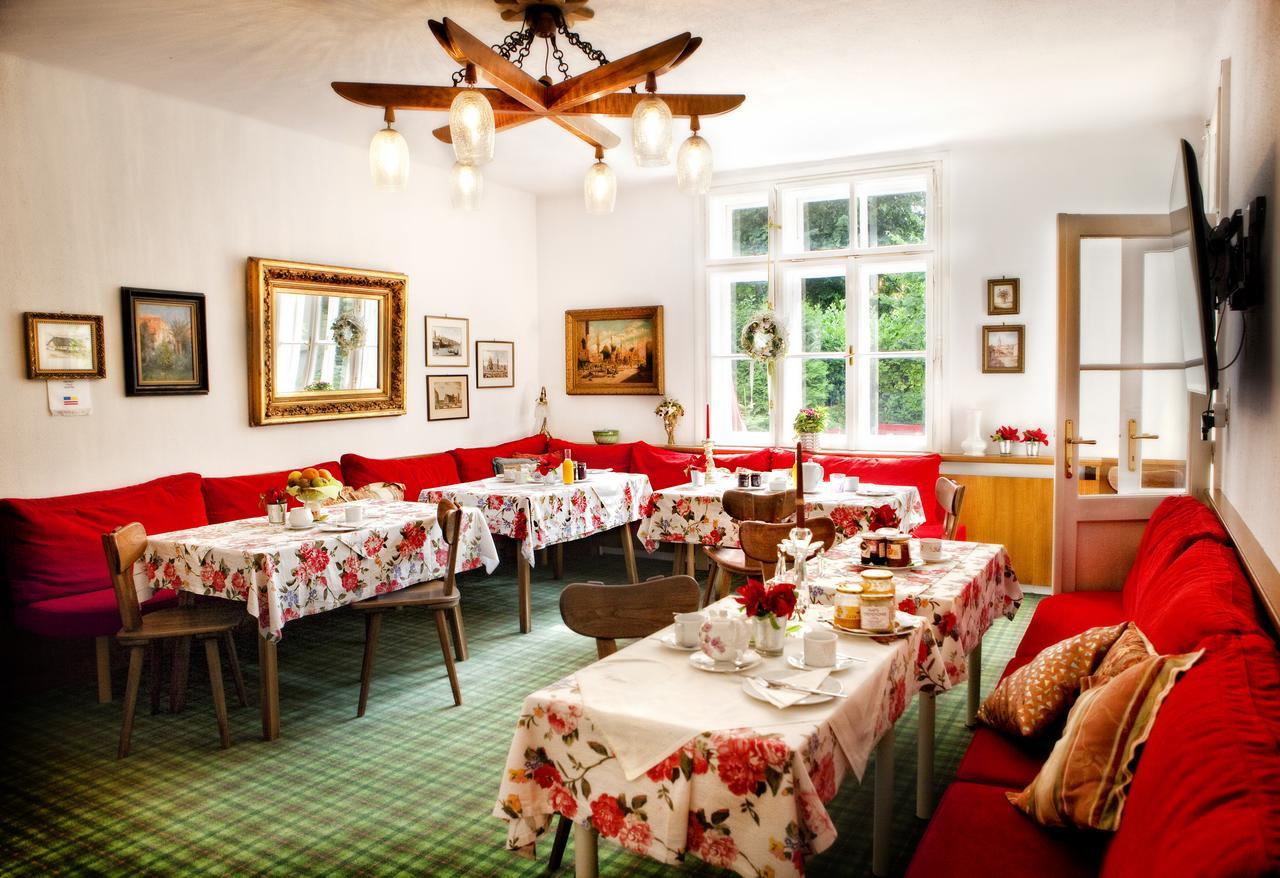 Pension Margit Баден Экстерьер фото